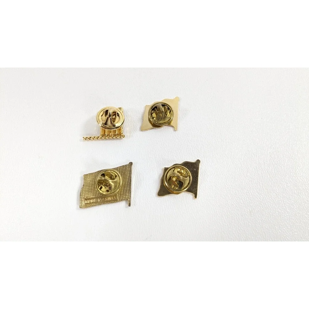 Lot‎ of 4 American Flag Lapel Pins Rhinestone Enamel Gold Tone Patriotic USA
